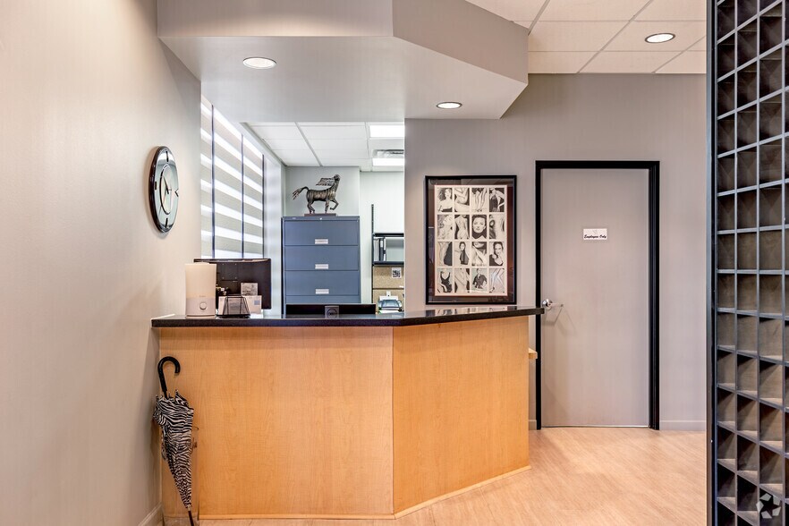 More Photos Of 3030 S Cooper St, Arlington Medical For Sale