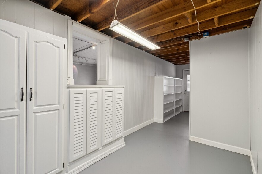 More Photos Of 705 Dunnington St, Columbia Freestanding For Sale