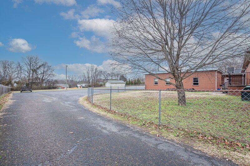 More Photos Of 510 Rosebank Ave, Nashville Schools For Lease
