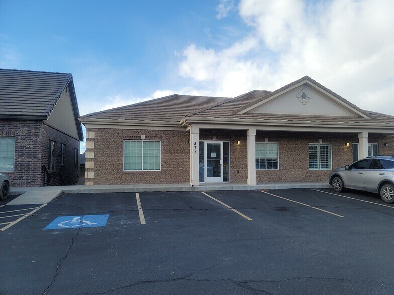 More Photos Of 571-583 W Center St, Pleasant Grove Office For Lease