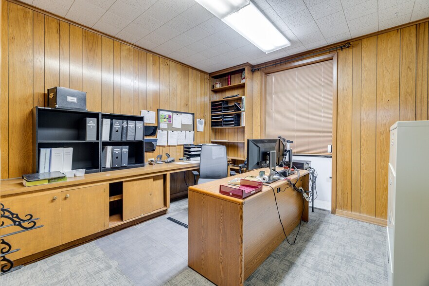 More Photos Of 1504 Stubbs Ave, Monroe Office For Sale