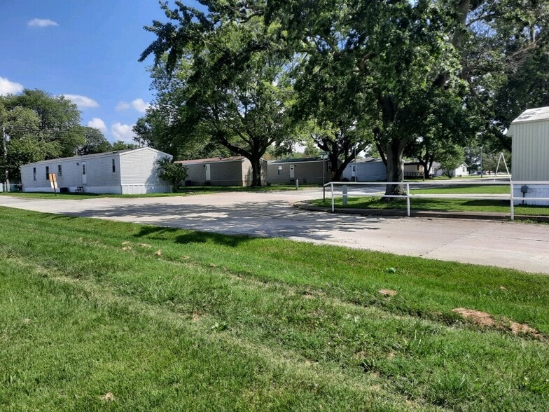 More Photos Of 321 N All Seasons Rd, Geff Manufactured Housing Mobile Home Park For Sale
