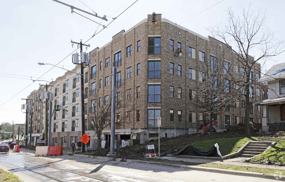More Photos Of 195 W Davis St, Dallas Apartments For Lease