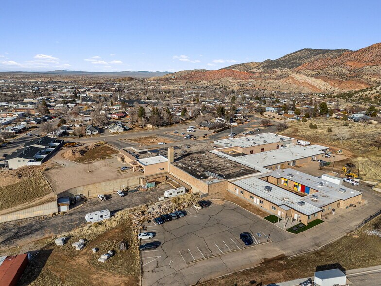More Photos Of 120 E Altamira Dr, Cedar City Office Residential For Lease