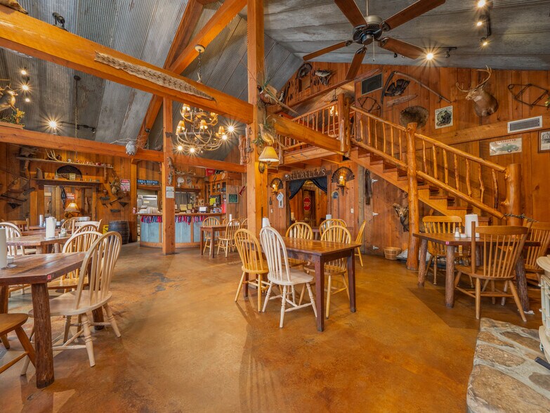 More Photos Of 340 Northview Dr, Jesup Restaurant For Sale