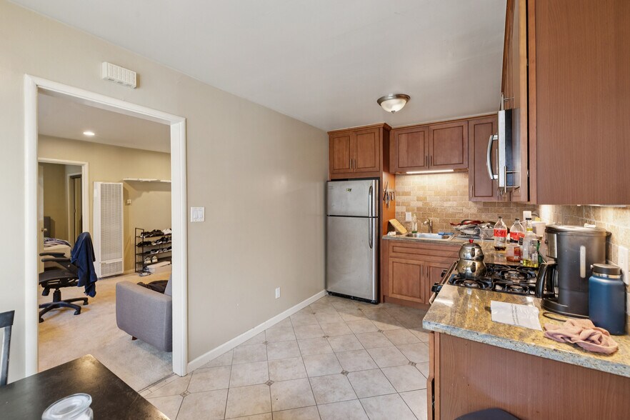 More Photos Of 1140 El Camino Real, Burlingame Apartments For Sale