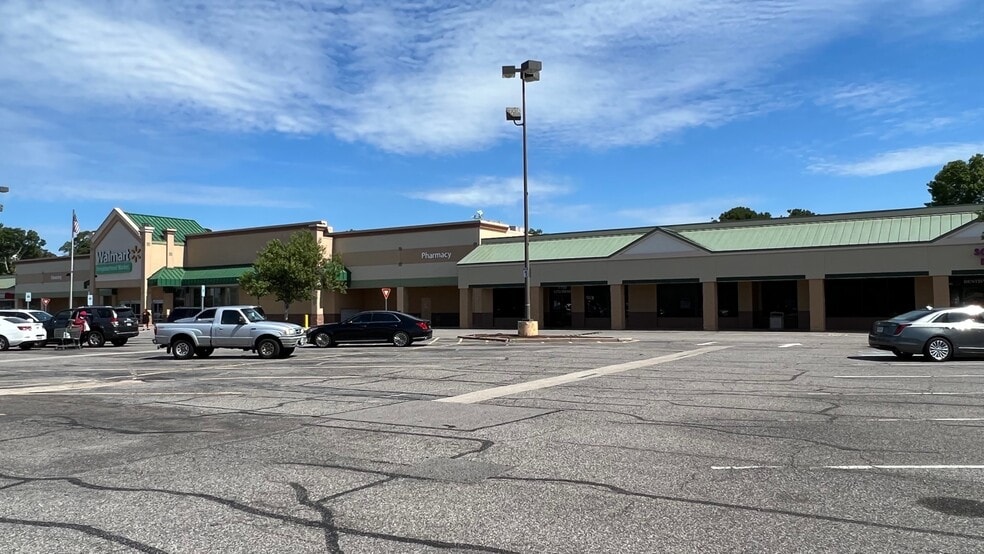 More Photos Of 1710-1738 E Little Creek Rd, Norfolk Storefront For Lease
