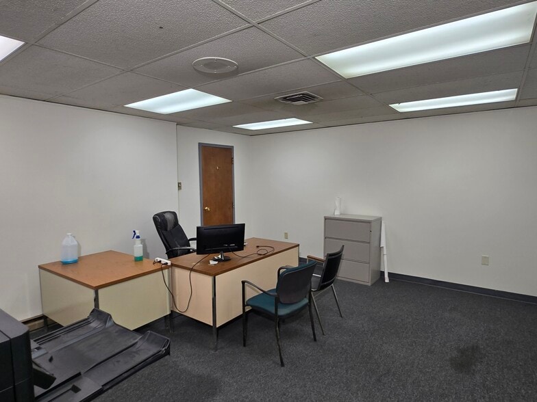 More Photos Of 8310 Airport Hwy, Holland Warehouse For Sale