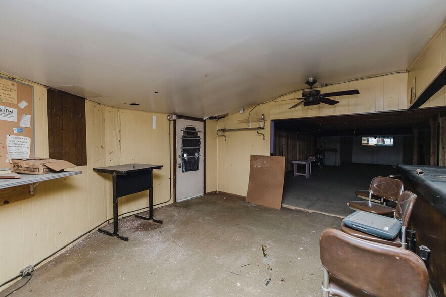 More Photos Of 1610 W 6th Ave, El Dorado General Retail For Sale