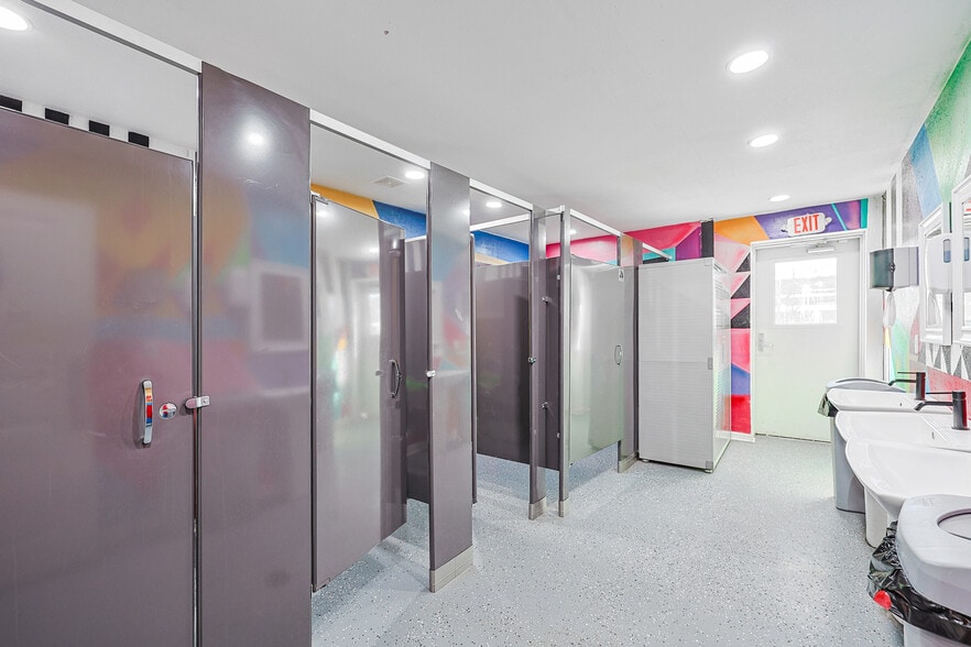 More Photos Of 5605 Texas Highway 107, Mission Sports And Entertainment For Sale