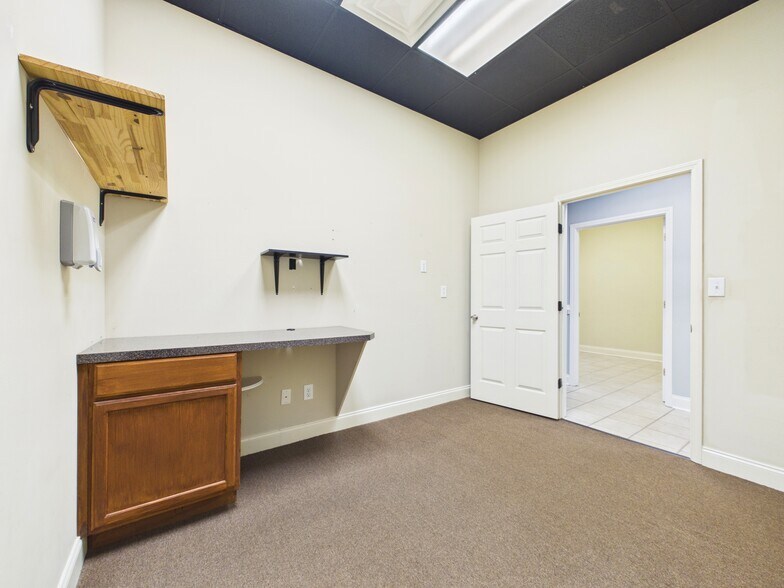 More Photos Of 7559 Kayne Blvd, Columbus Freestanding For Lease