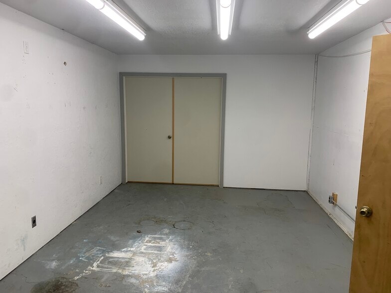 More Photos Of 510 E 5th Ave, Post Falls Freestanding For Lease