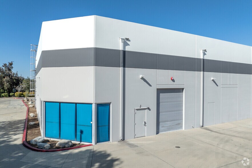 More Photos Of 12760 Danielson Ct, Poway Light Manufacturing For Lease