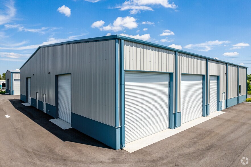 More Photos Of 3350 Palm Ave, Fort Myers Warehouse For Lease