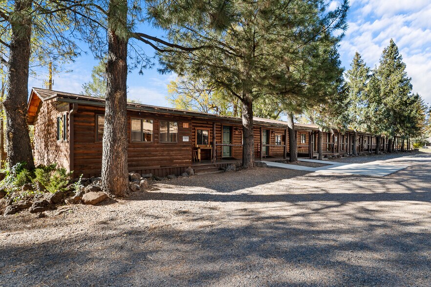 More Photos Of 2089 E White Mountain Blvd, Pinetop Hotel For Sale