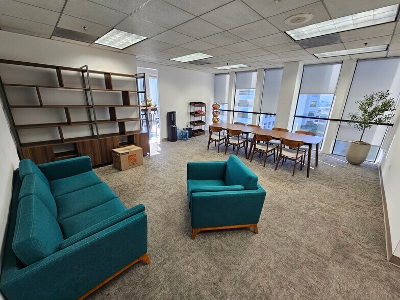 More Photos Of 620 N Brand Blvd, Glendale Office For Lease