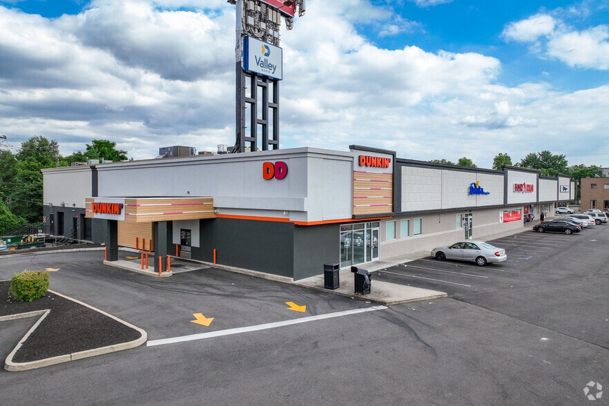 More Photos Of 490 Chamberlain Ave, Paterson Freestanding For Sale