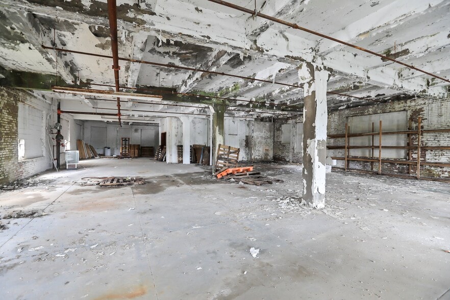 More Photos Of 636 E State St, Trenton Warehouse For Lease