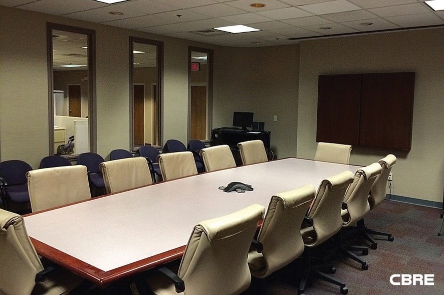 More Photos Of 954 Marcon Blvd, Allentown Office For Sale