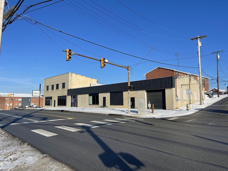 Primary Photo Of 537 Lincoln Hwy, East McKeesport Storefront For Sale