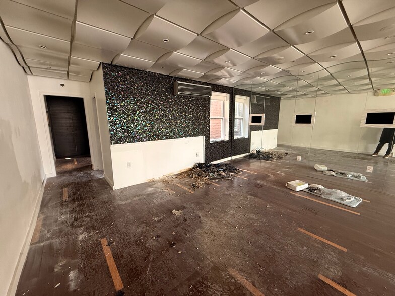 More Photos Of 2479 18th St NW, Washington Storefront For Lease