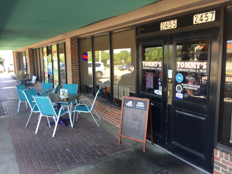 More Photos Of 2441-2485 Forest Park Blvd, Fort Worth Storefront Retail Office For Lease
