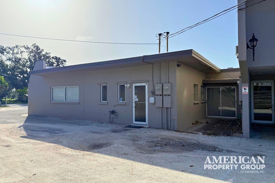 More Photos Of 3100 Southgate Cir, Sarasota Loft Creative Space For Sale