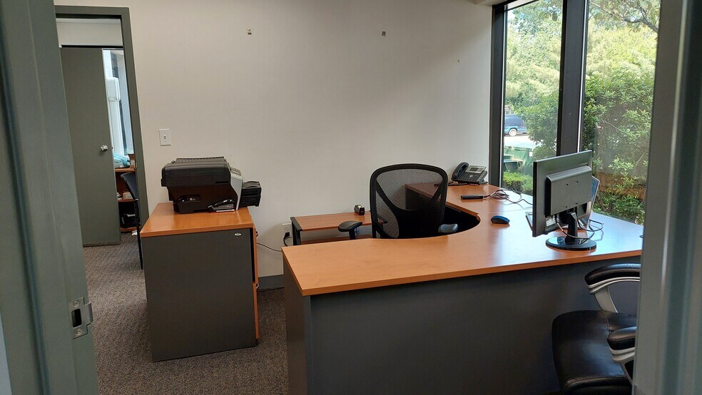 More Photos Of 200-280 W Cummings Park, Woburn Light Manufacturing For Lease