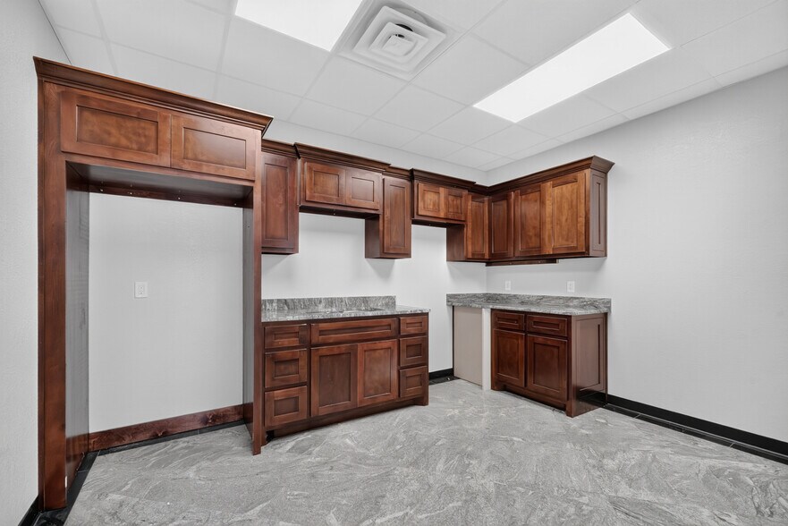 More Photos Of 16697 W Basin St, Odessa Industrial For Lease