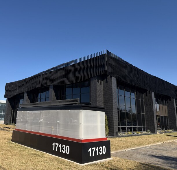 Primary Photo Of 17130 N Dallas Pky, Dallas Office For Lease