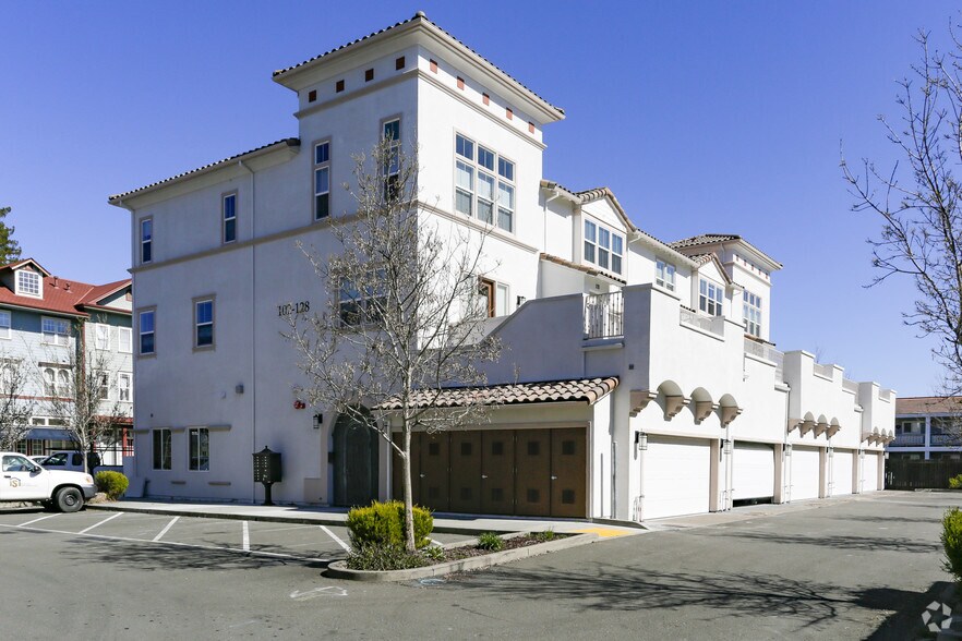 More Photos Of 220 Windsor River Rd, Windsor Apartments For Sale