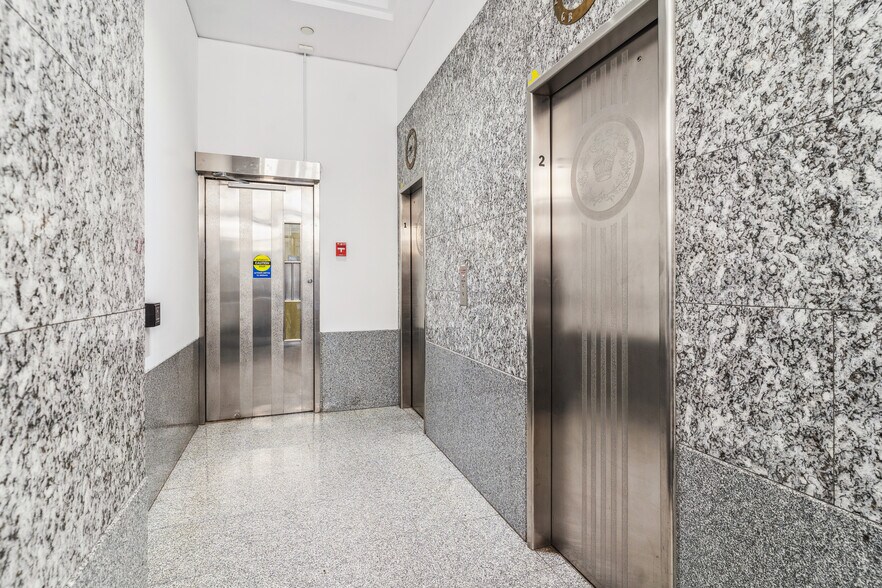 More Photos Of 20 Victoria St, Toronto Office For Lease