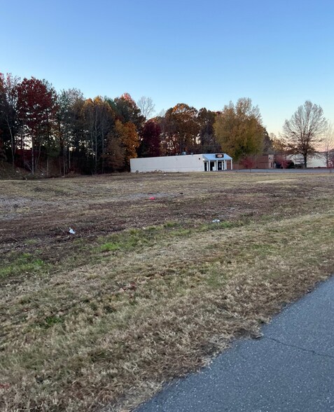 More Photos Of 3196 Peters Creek Pky, Winston-Salem Land For Lease