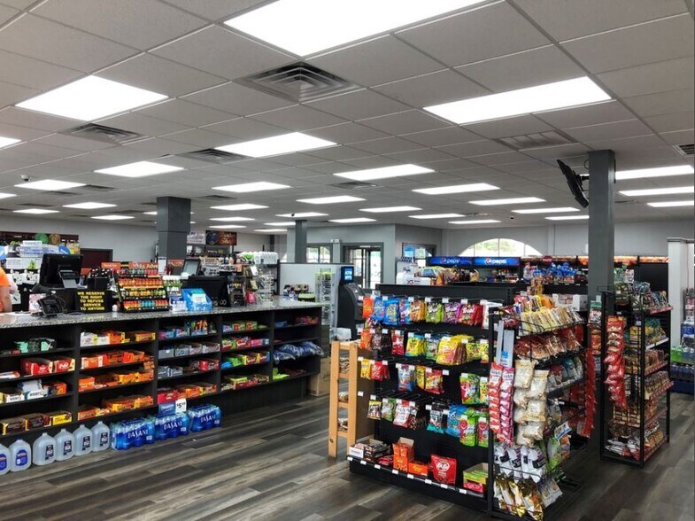 More Photos Of 5792 Northampton Blvd, Virginia Beach Flex For Lease