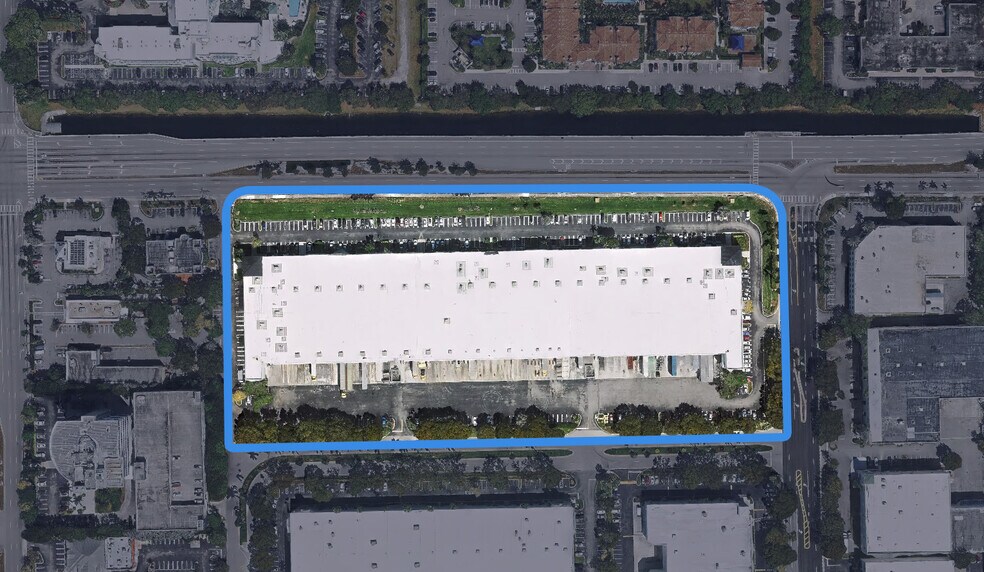More Photos Of 8400 NW 25th St, Doral Warehouse For Lease