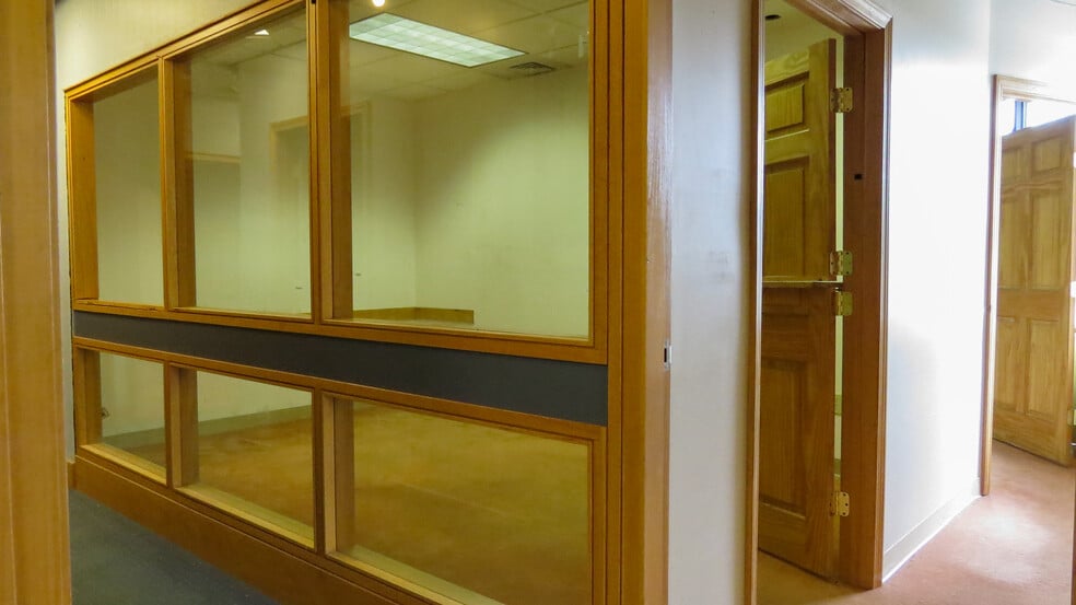 More Photos Of 215 Fisherville Rd, Concord General Retail For Lease