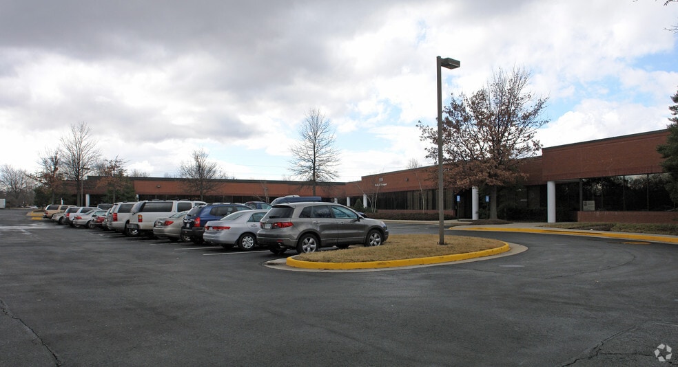 More Photos Of 360 Herndon Pky, Herndon Flex For Lease