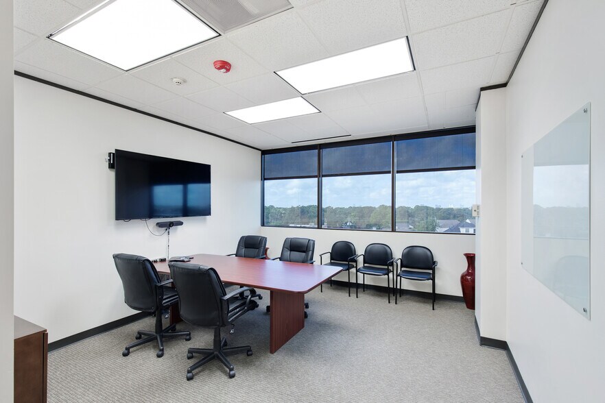 More Photos Of 2909 Hillcroft Ave, Houston Office For Lease