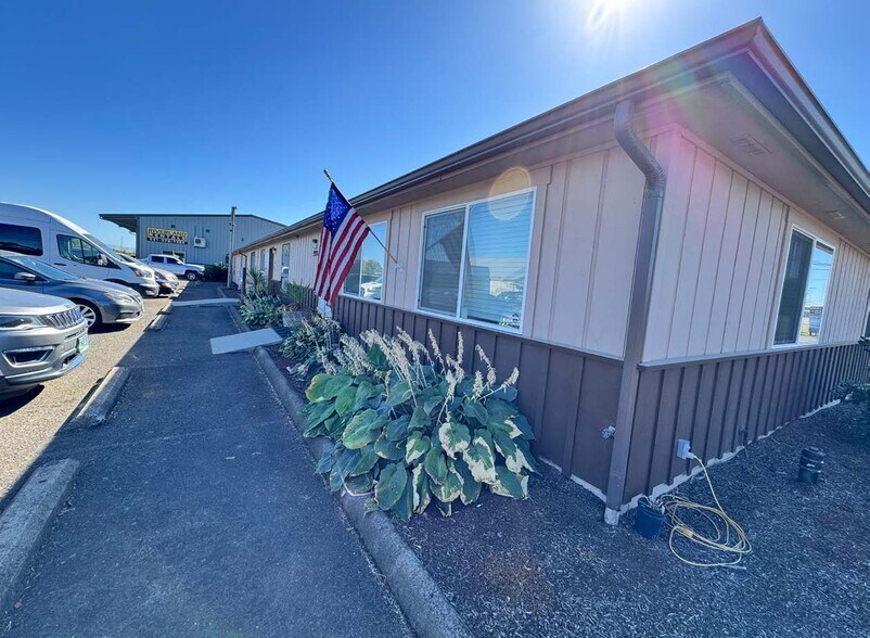 More Photos Of 33935 Highway 99E, Tangent Office Residential For Lease