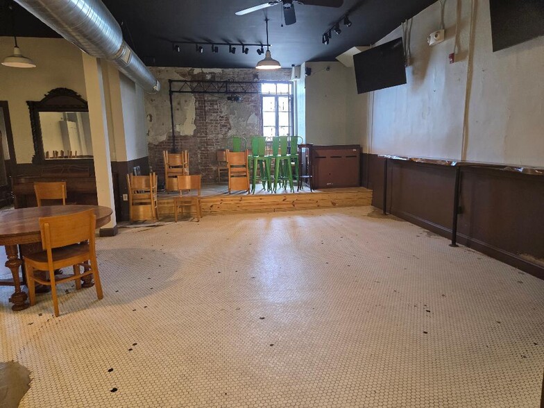 More Photos Of 220 E Commercial St, Springfield Office For Sale