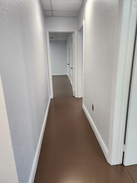 More Photos Of 15271 NW 60th Ave, Miami Lakes Loft Creative Space For Lease