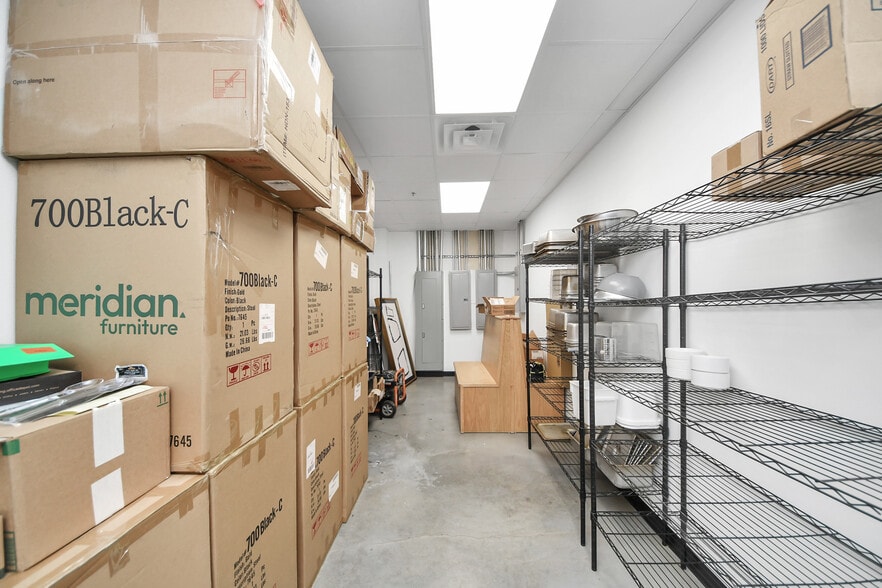 More Photos Of 30625 Kingsland Blvd, Brookshire Storefront For Sale
