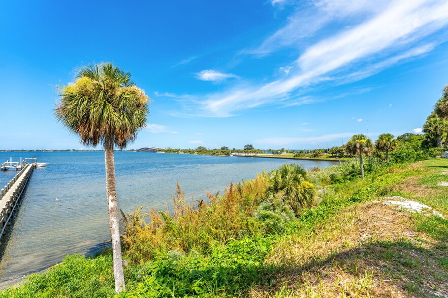 More Photos Of 1811 Riverview Dr, Melbourne Office Residential For Sale