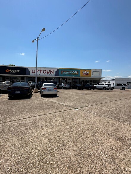 More Photos Of 1700 Terry Rd, Jackson General Retail For Sale