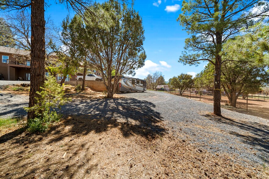 More Photos Of 7056 Bustin Dutch Trl, Show Low Multifamily For Sale