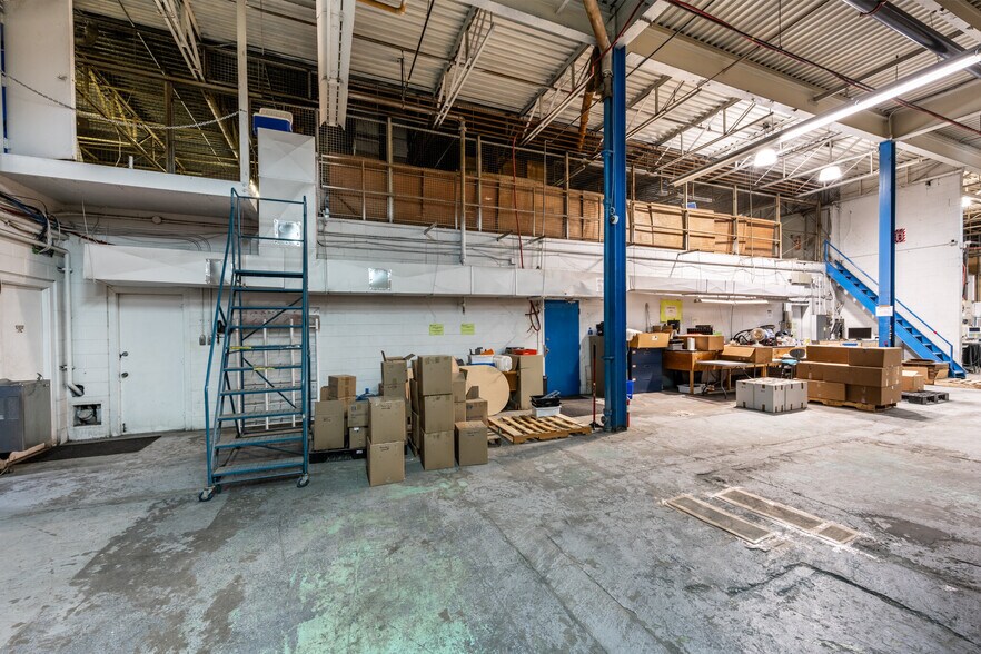 More Photos Of 1170 Ave 50th, Montréal Warehouse For Sale