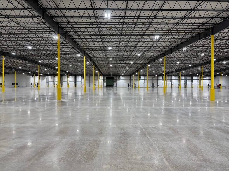 More Photos Of 1410-1440 N Vandemark Rd, Sidney Warehouse For Lease