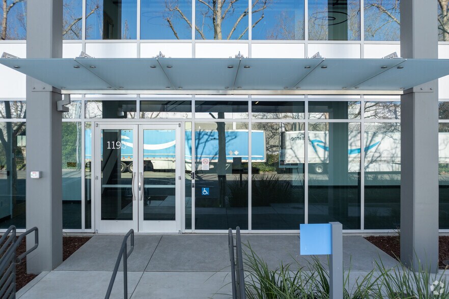 More Photos Of 1190 Zephyr Ave, Hayward Research And Development For Lease