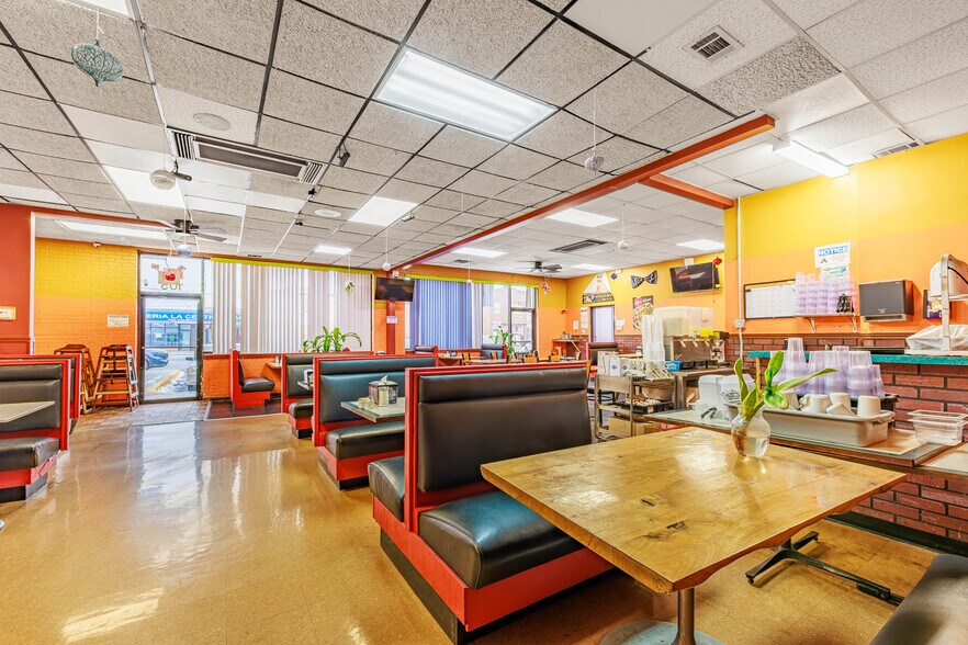 More Photos Of 4117 W 47th St, Chicago General Retail For Sale