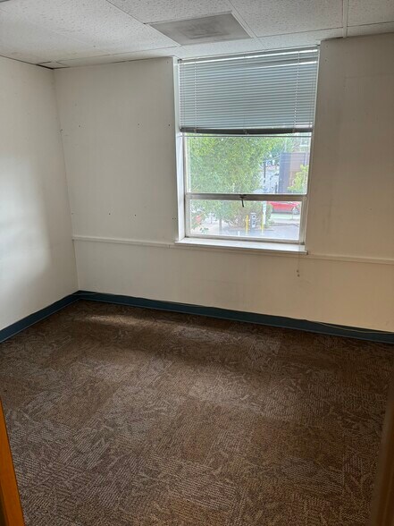 More Photos Of 1120 SE Main St, Portland Loft Creative Space For Lease